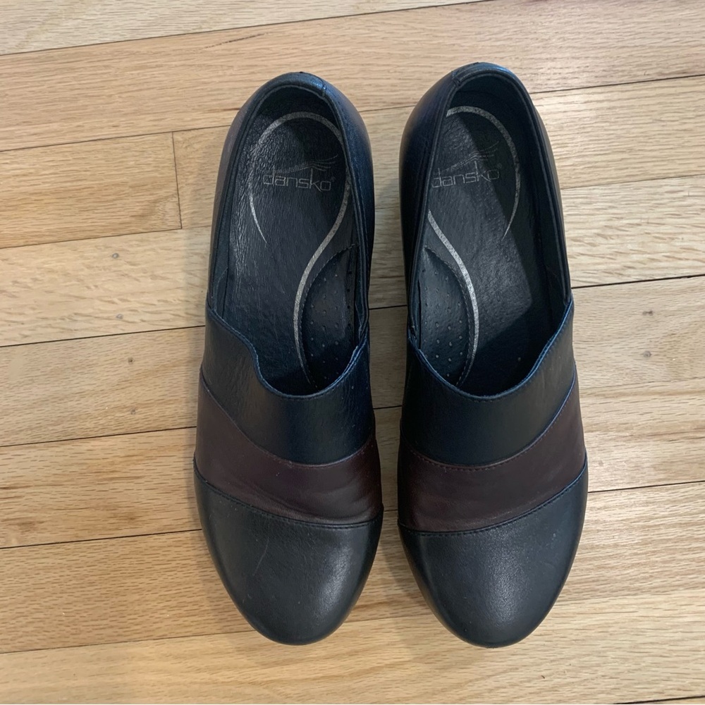Dansko Black Leather Clog Mules with Brown Center Panel - Picture 5 of 9